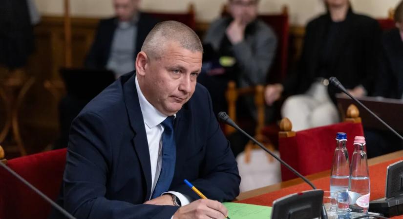 Azonnali belső vizsgálatot rendelt el Ruszin-Szendi Romulusz az újdörögdi kézigránát-baleset miatt