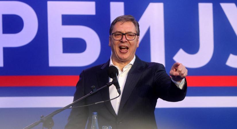 Vucic egy belgrádi nagygyűlésen jelentette be a lemondását
