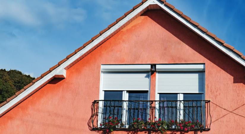 Tilos így használni a redőnyt a kánikulában, csak nagyobb forróság lesz a szobában