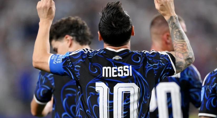 Messi sorozatban a hetedik vb-meccsén is betalált, Argentína simán nyerte a csoportját
