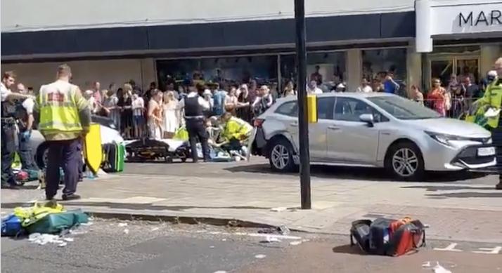 Videó: szomáliai migráns hajtott gyalogosok közé Londonban