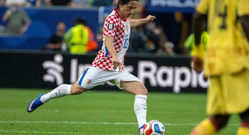 Anglia, Horvátország és Argentína továbbjutott, ma startol a vb kieséses szakasza
