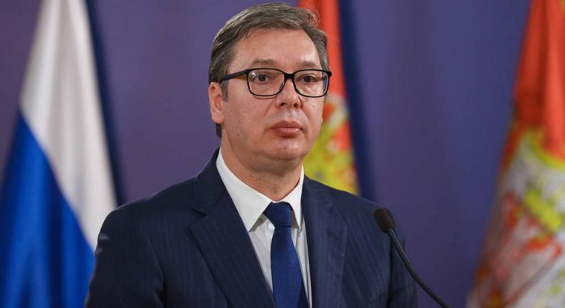 A szerb elnök bejelentette a lemondását, de azt is, hogy a politikában marad