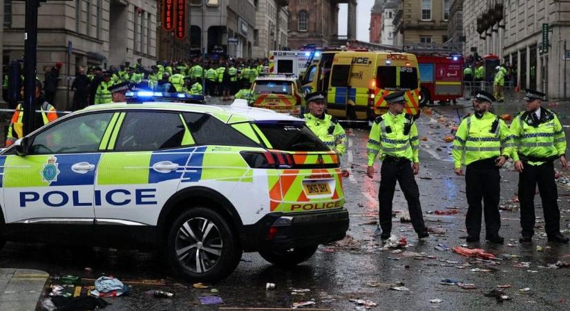 Gyalogosok közé hajtott egy autós Londonban