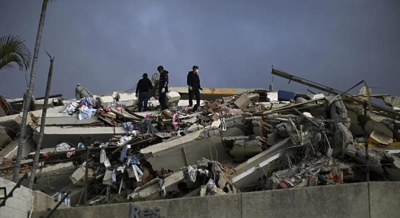 A romok között született meg egy kisbaba Venezuelában – videó