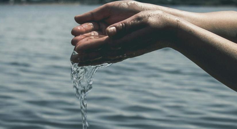 Láthatatlan szennyezés a Tiszában, 1000 liter vízben ennyi részecskét mutattak ki
