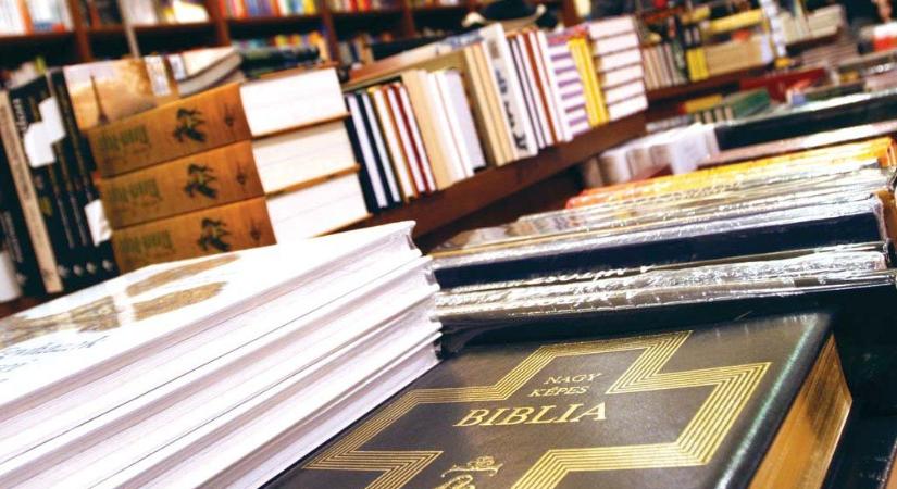 Új szabály az oktatásban: kötelező olvasmány lett a Biblia, és a Tízparancsolatot is kifüggesztik