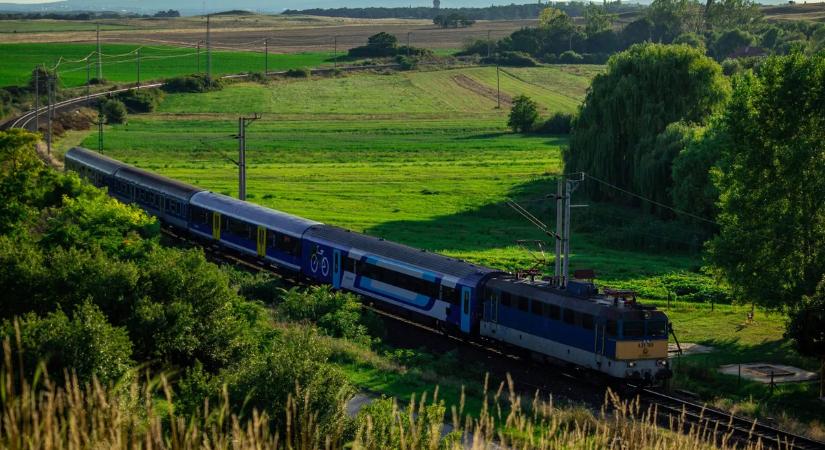 Káosz a Balatonnál, pótlóbuszokra és hosszabb menetidőre kell számítani