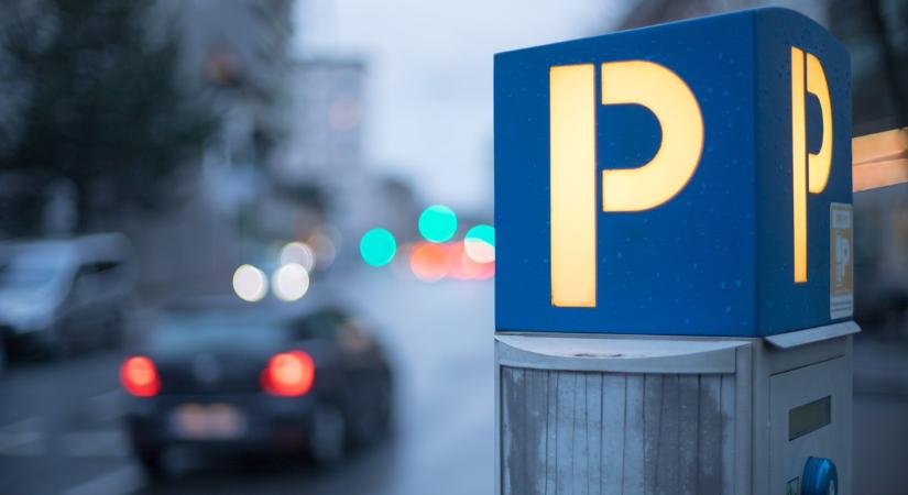 Parkolási sokk Budapesten: júliustól eltűnnek az automaták, drágulnak a díjak, a kedvezmények viszont késnek