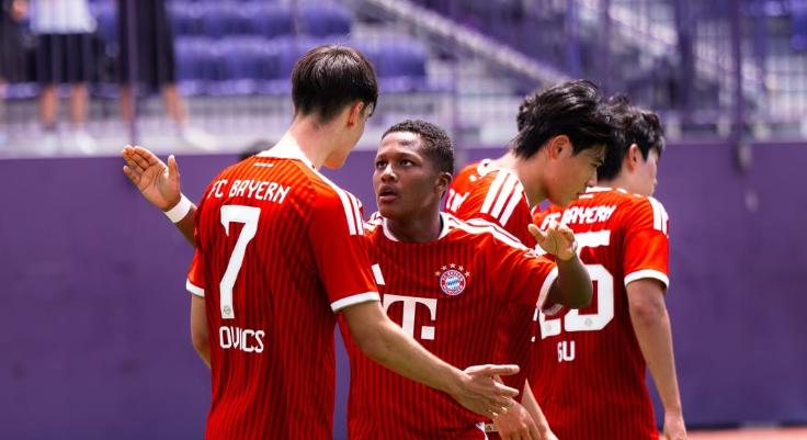 Bayern-mezben volt eredményes a DVSC 17 éves tehetsége – videó