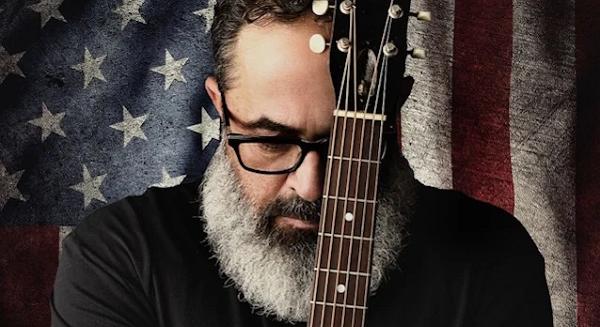 Aaron Lewis: "szerencsés vagyok, hogy beutazhatom a világot, de mindig megcsókolom a földet, ha hazaérek"