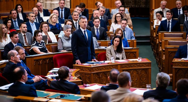 Lezárult a társadalmi egyeztetés, két nap múlva kiderül, mennyien támogatták az Alaptörvény módosítását