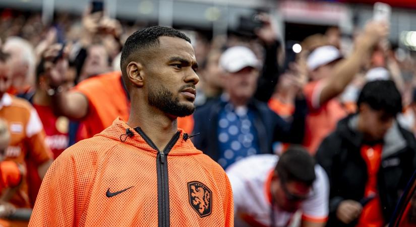 Gyászol, de a holland válogatottal marad Cody Gakpo