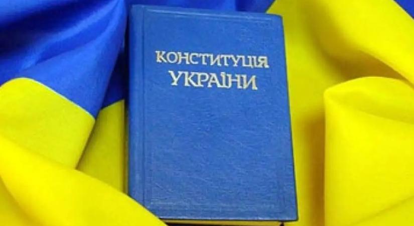 Zelenszkij köszöntötte az ukránokat az Alkotmány Napja alkalmából