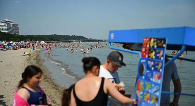 Ezerrel több haláleset történt Franciaországban a hőség miatt, pusztító viharok járnak a nyomában