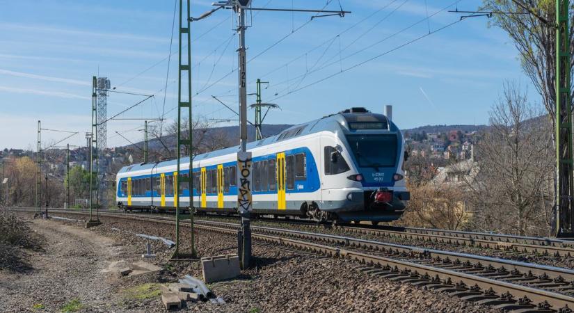 Balatoni káosz vasárnap: hosszabb menetidőre kell készülni az északi vasútvonalon