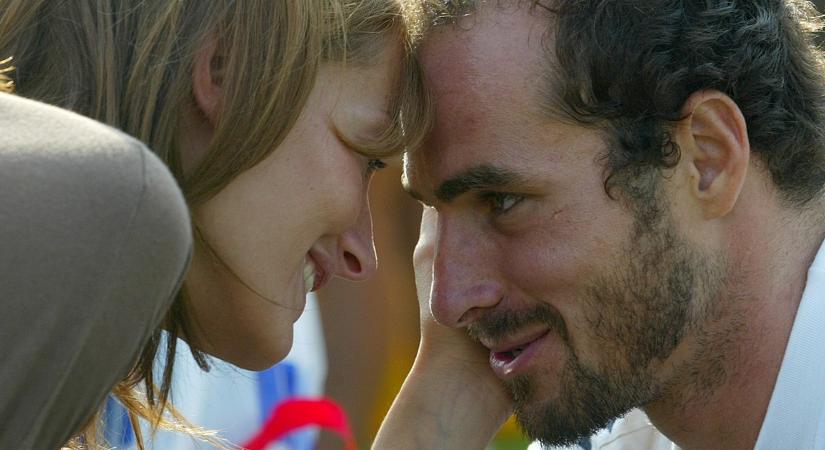 Ritka fotón Benedek Tibor és Epres Panni fia: igazi férfi lett a 19 éves Mór