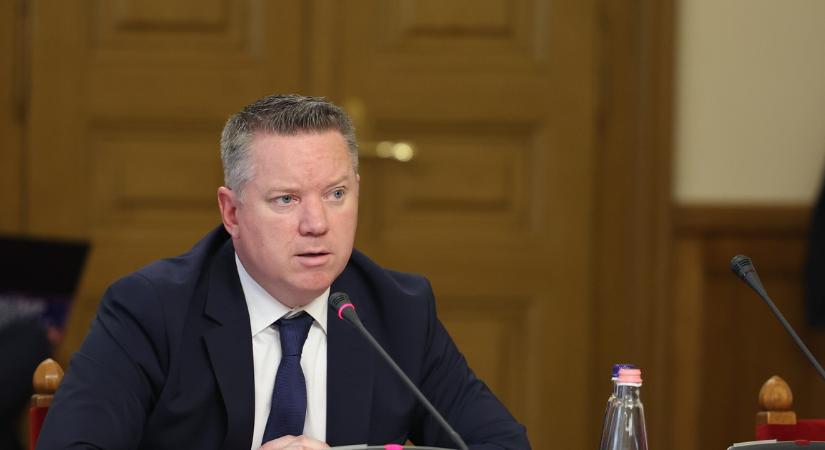Pósfai Gábor egy hét után menesztette a rendőrfőkapitányt - ez az oka