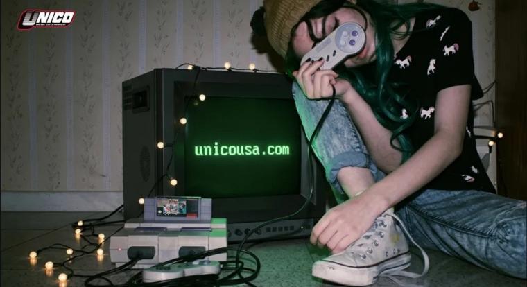 Ez csodálatosan furcsa monitor a CRT-korszak szerelmeseinek készül