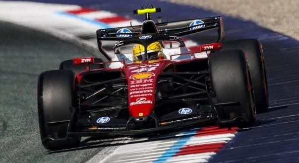 Hamilton: Egyik gumi sem működött az autón