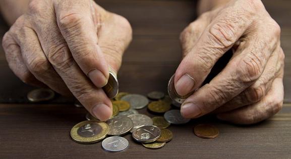 Közel százszoros a különbség a legalacsonyabb és a legmagasabb 13. havi nyugdíj között