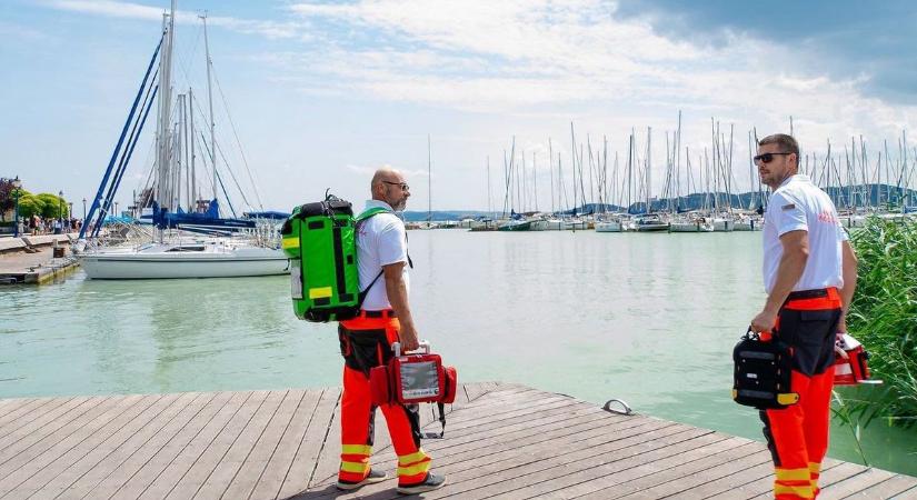 Strandbaleset a szomszéd vármegyében: fejest ugrott a sekély vízbe!