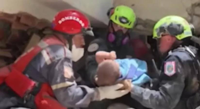Napokkal a venezuelai földrengés után élve mentettek ki egy csecsemőt a romok alól