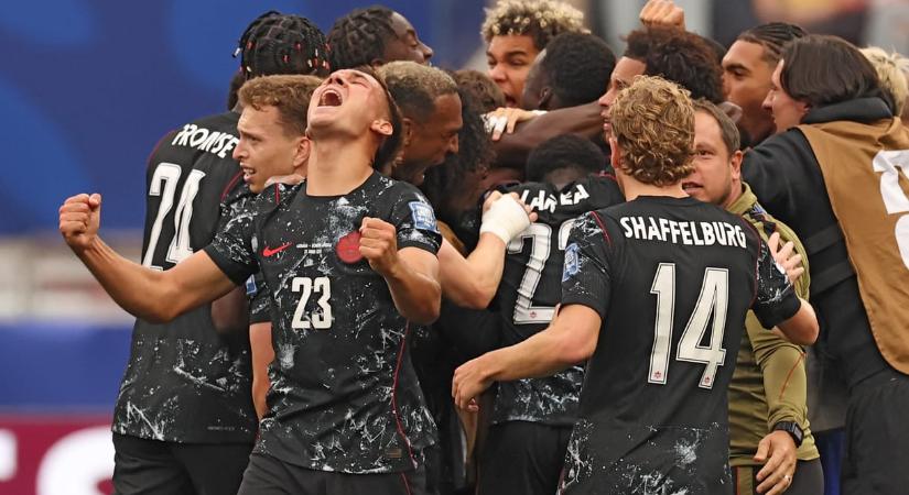 Hosszabbításban lőtt góllal jutott tovább az egyik házigazda a foci-vb-n