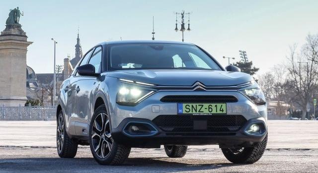 Karakteres és kényelmes – Igazi Citroën az új C4!