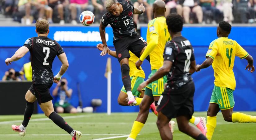 A dél-afrikaiak a 92. percig tartották magukat a kanadai válogatott ellen a foci-vb-n