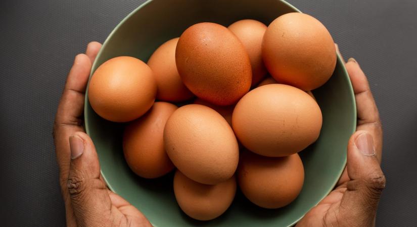Nagyszüleink még tudták, hogyan lehet a főtt tojást egy pillanat alatt megpucolni.