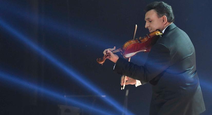 Gyűlölethullám zúdult a Mága Zoltán koncertjeit szervező Budapesti Showszínházra