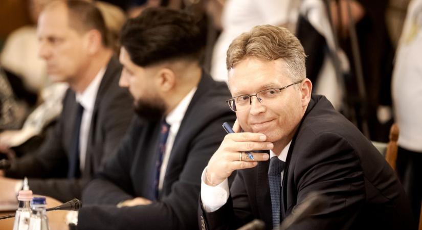 Új dimenziók az NKA-botrányban: csak az Alföldön 900 milliót kaptak a fideszes szervezetek Hankóéktól
