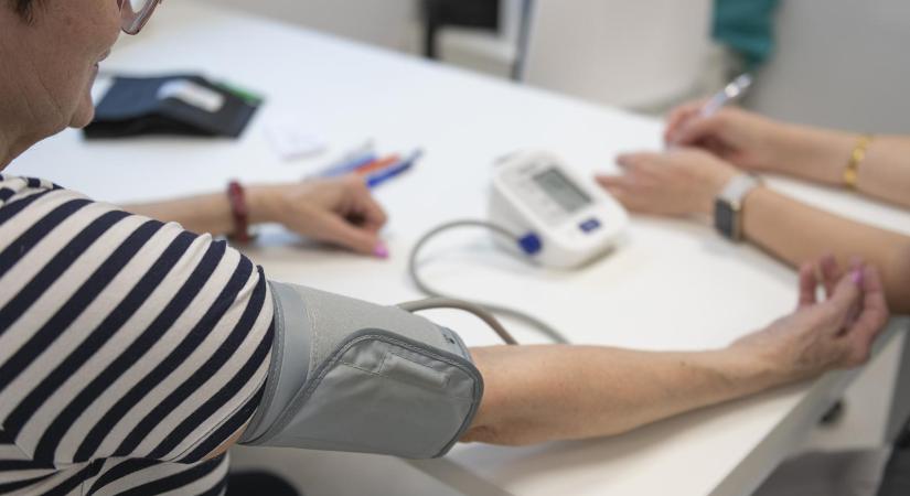 Doktor bácsik és doktor nénik viszik vállukon az alapellátást, a magyar háziorvosok több mint fele már 60 felett jár