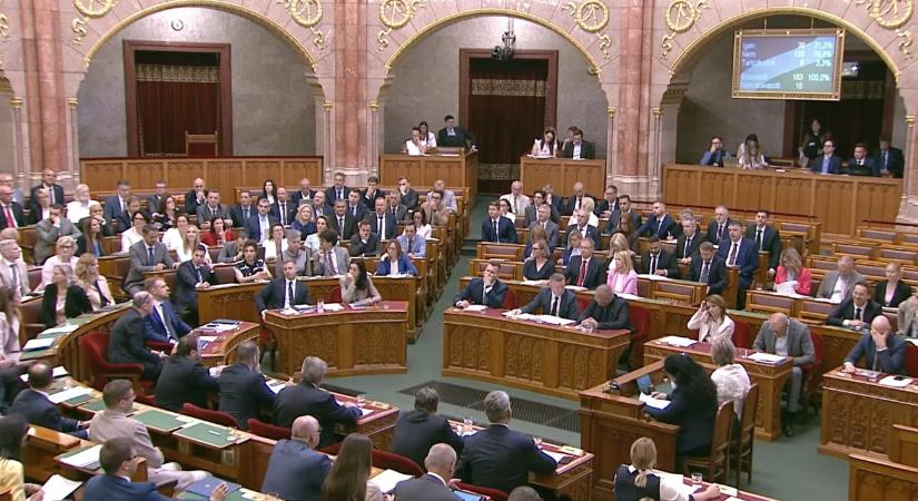 Országgyűlés: újabb sűrű két nap jön, hétfőn Magyar Péter kezd, most szüntetik meg a Szuverenitásvédelmi Hivatalt