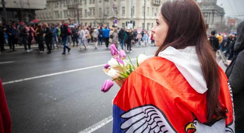 Hiába Vučić lemondása, nem csillapodnak a tüntetések Szerbiában