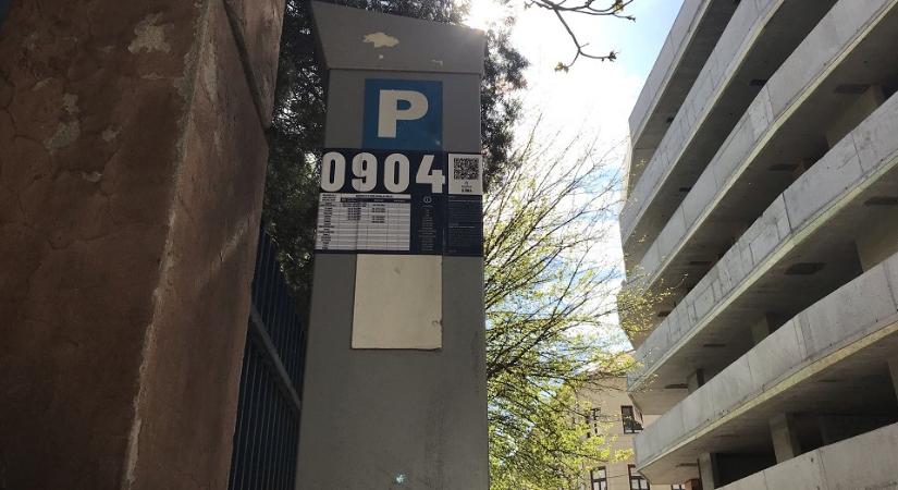 Szerdától csak mobilon keresztül lehet fizetni a parkolásért Budapesten