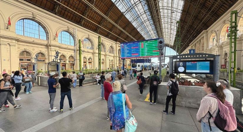 Pokoli utazás a Budapest–Pécs IC-n: 35 fok, klíma nélkül