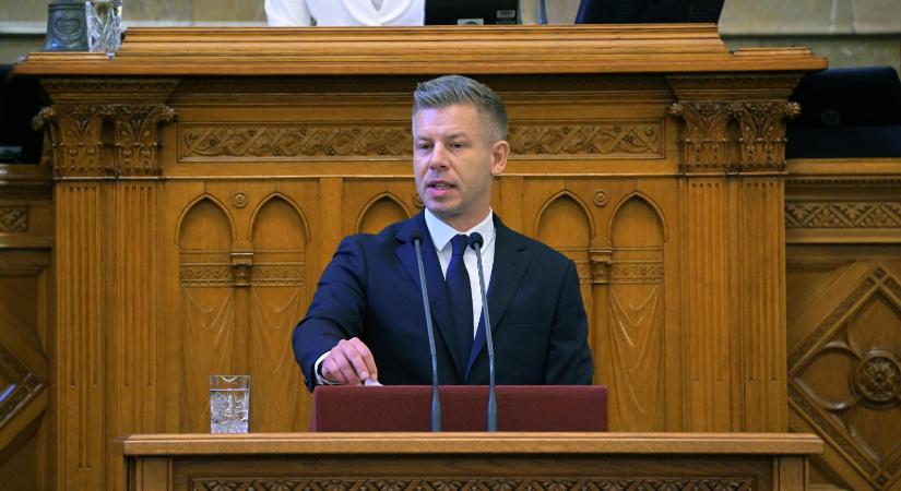 A Szuverenitásvédelmi Hivatal megszüntetése és a polgármesteri fizetések csökkentése is téma lesz hétfőn a parlamentben