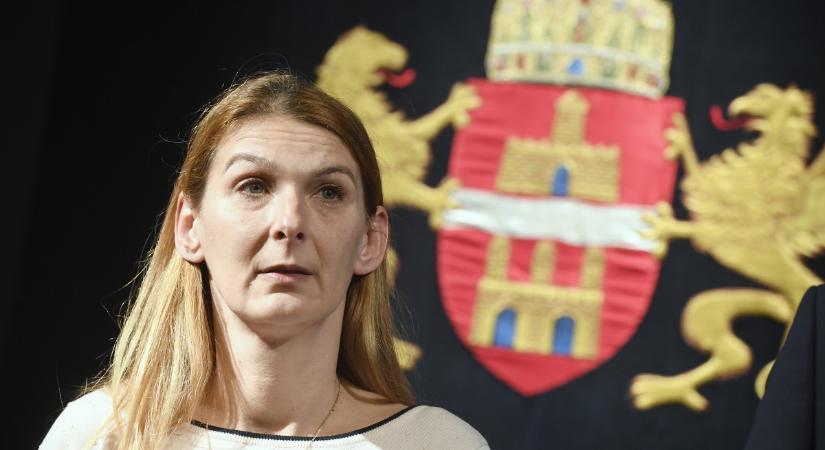 „Tarthatatlan biztonságérzeti és köztisztasági helyzet” – Baranyi Krisztina a rendőrséghez fordul segítségért