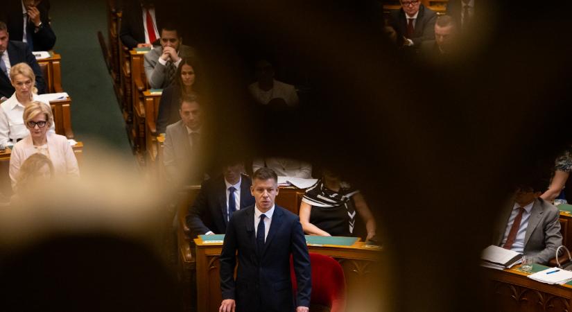 A Szuverenitásvédelmi Hivatal megszüntetése és a polgármesterek fizetéscsökkentése is napirenden lesz az Országgyűlésben
