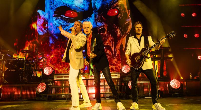 Hatalmas bulit csapott a Papp Lászlóban a Duran Duran – fotókon a koncert legjobb pillanatai