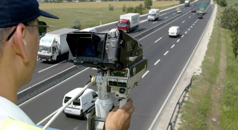 Nem működik többé a satuféktaktika: Szupertraffipaxok lepik el az utakat, esélyünk sincs trükközni ellenük!