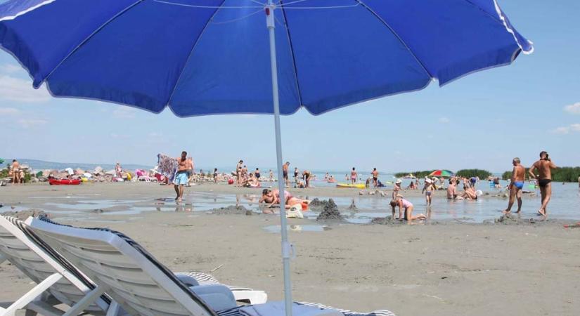Váratlan helyzet miatt aggódnak a Balatonnál
