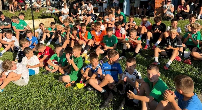 Legégett a fiatal futballista háza – összefogtak aza akadémisták, így segítettek a családnak