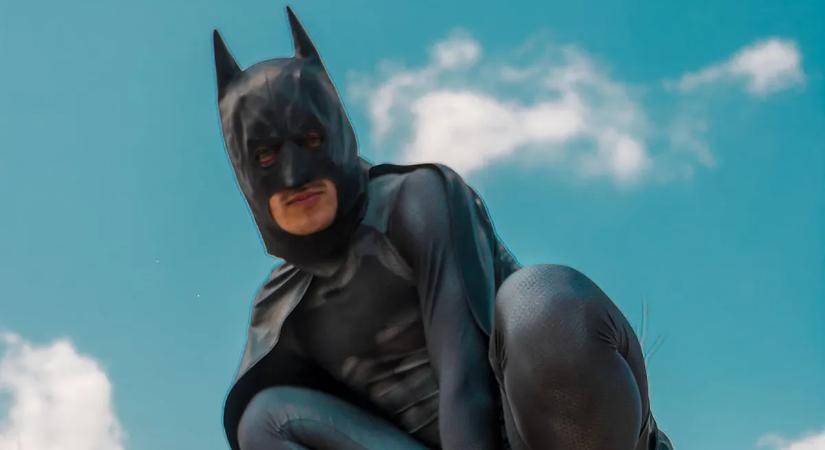 Önjelölt Batman járja az utcákat, elképesztő, miket tesz