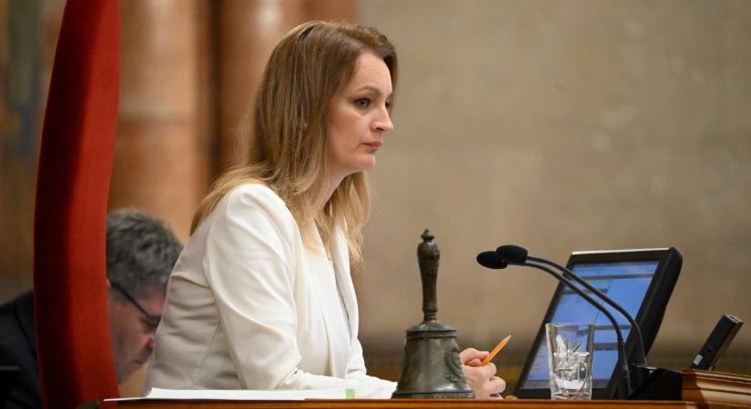 Forsthoffer Ágnes lezárná a parlamenti büntetések miatt húzódó vitákat