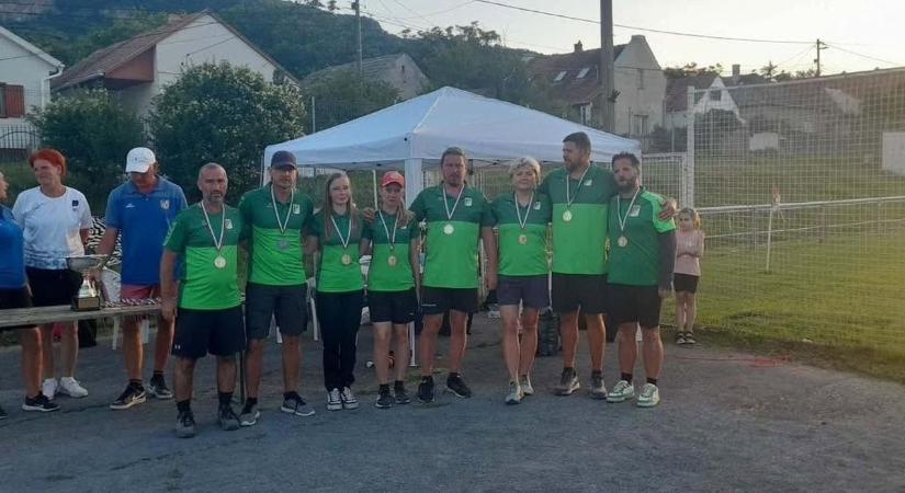 Történelmi eredményt ünnepelhet Szomód: országos második lett a petanque csapat