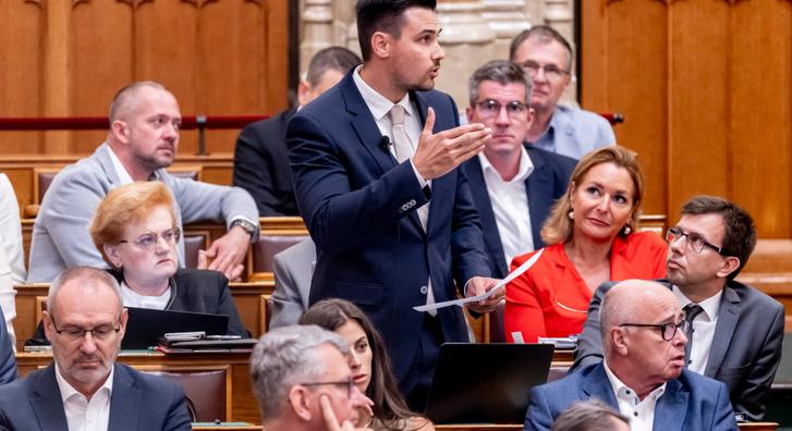 „Ezerszer leszek inkább megafonos, mint diktafonos”