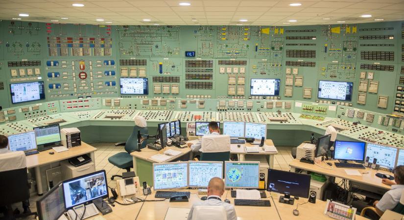 Hiába kellene letekerni a hőség miatt Paksot, az árampara miatt Kapitány István felmentést adott az atomerőműnek